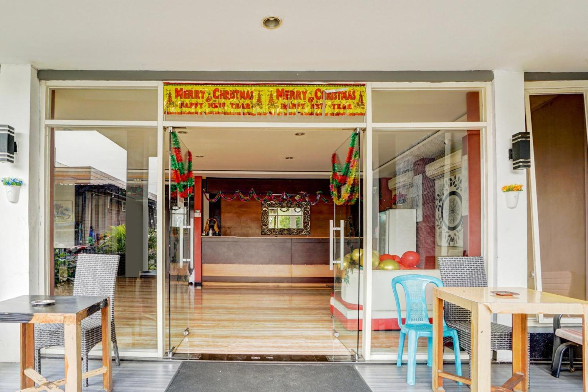 Hotel O Siwalankerto Near Surabaya Carnival Exterior foto